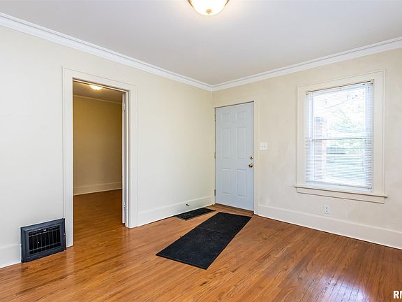 5th image of 511 E Maywood Ave