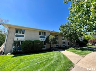 940 17th St APT 12, Moline, IL 61265