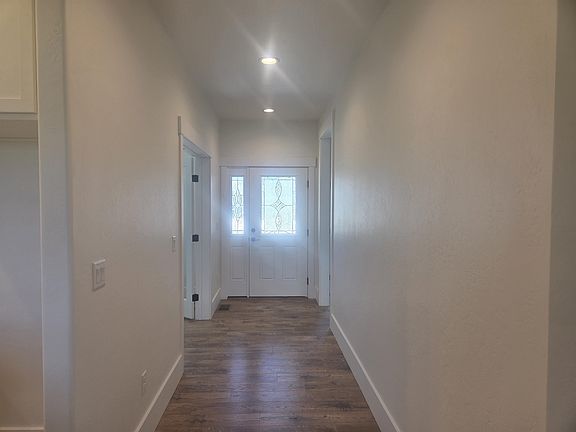 2nd image of 1015 Snowdrop Ct
