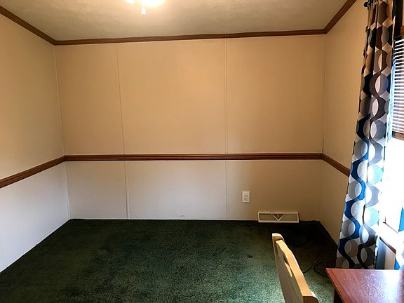3rd image of 33828 Carlton Dr