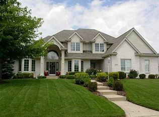 26245 Seminary Rd, Perrysburg, OH 43551