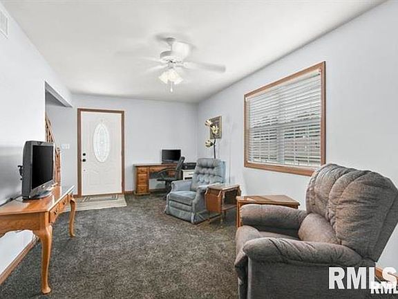 3rd image of 600 Piza St