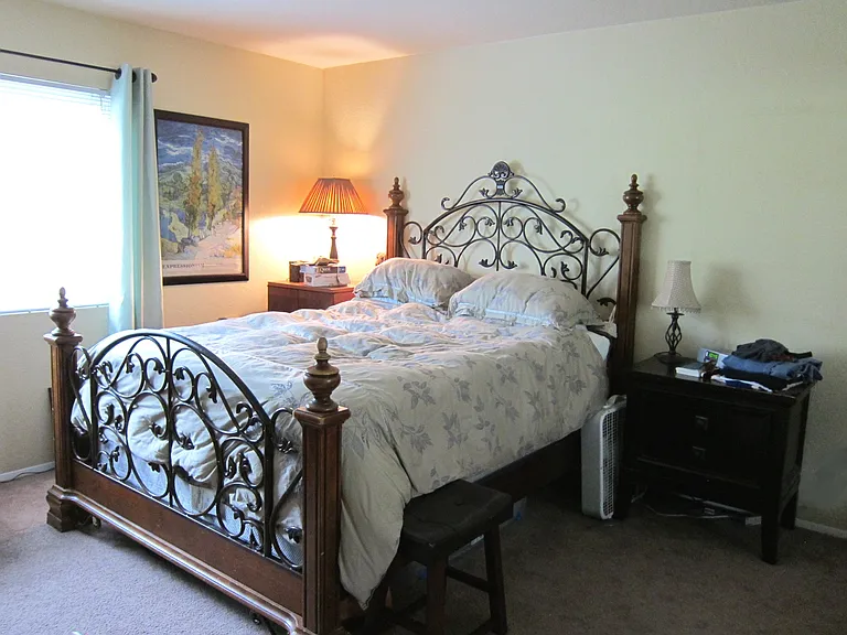 11247 Avenida De Los Lobos #B — Photo 6