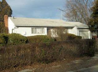 29 Michel Ave, Farmingdale, NY 11735