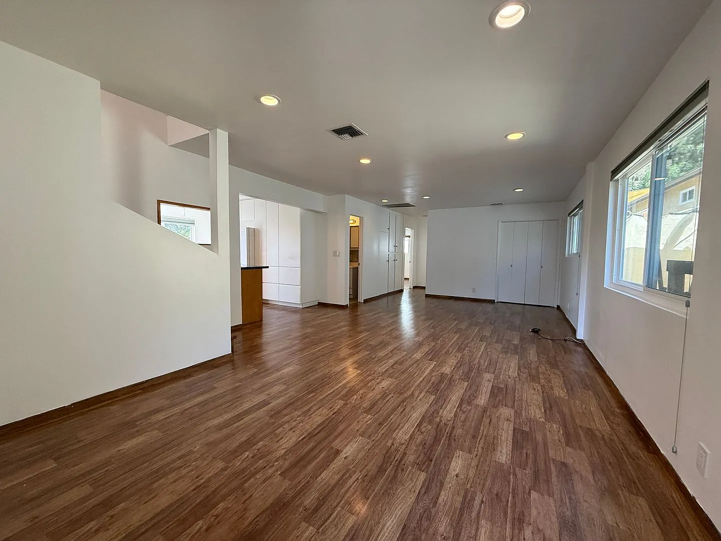 Charming Highland Park Retreat | Spacious 3BD/3BA on a Cul-de-Sac — Photo 3