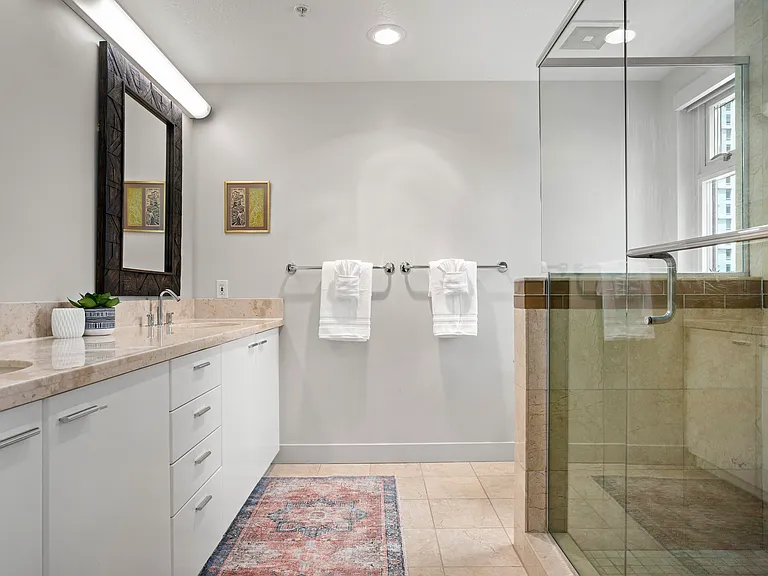 1199 Pacific Hwy #1002 — Photo 9