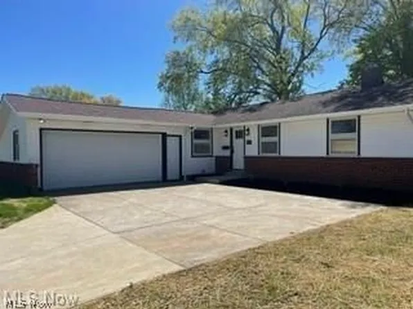 8045 Royal Ridge Dr, Parma, OH 44129