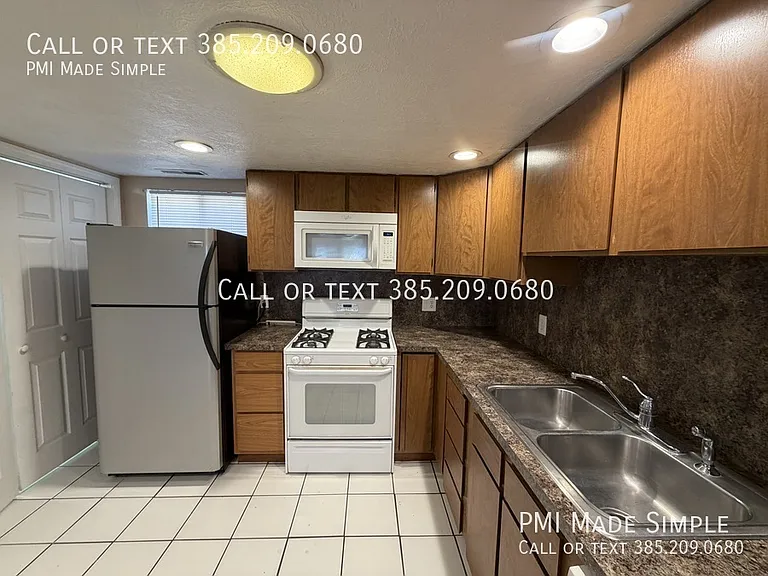 1924 S Columbia Ln — Photo 6
