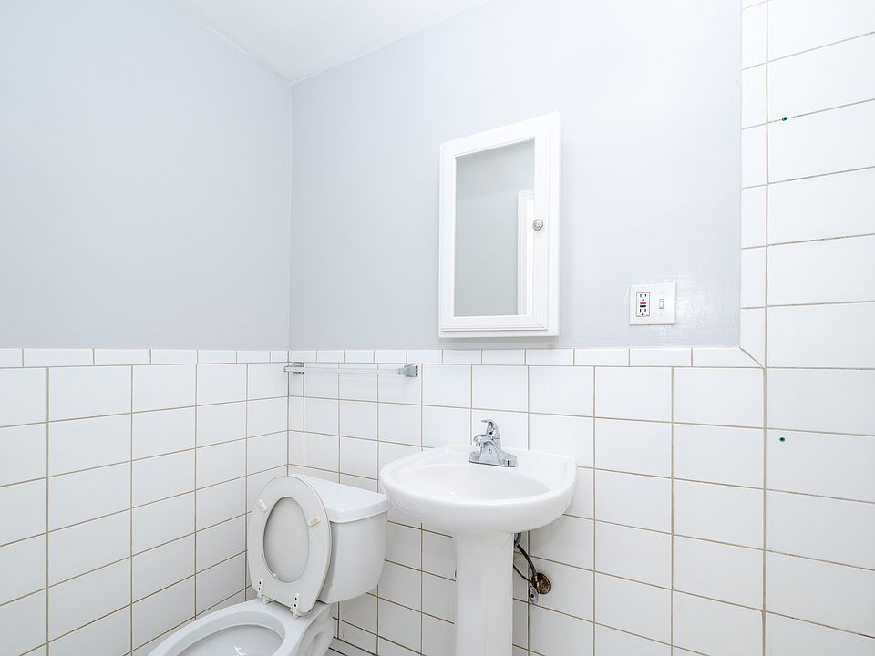 1st image of 3102 California St #2