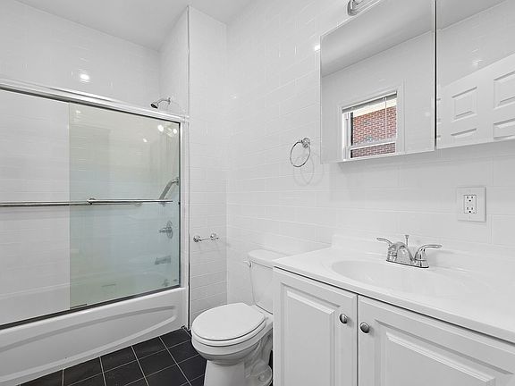 4th image of 33 Cox Pl