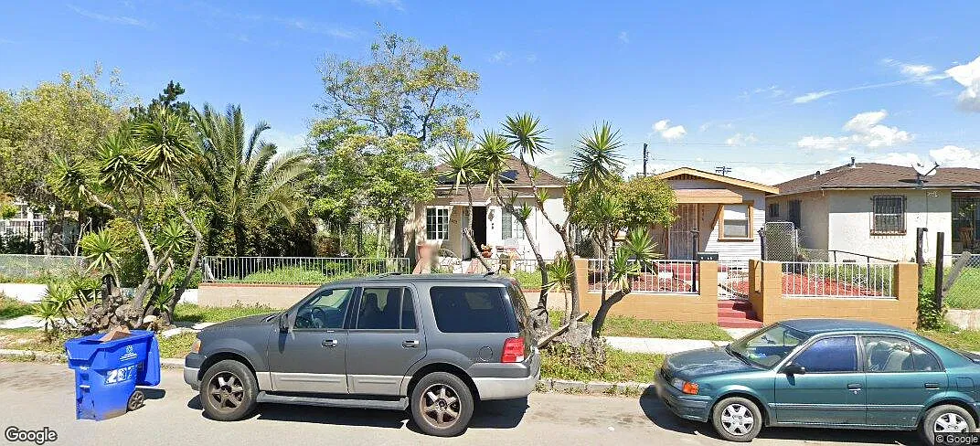 3 bed, 792 sqft, $3,400 — Photo 1