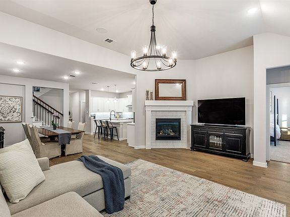 4th image of 532 Remington Rd