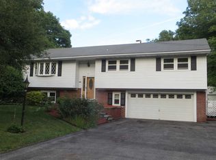 27 Split Tree Dr, Wappingers Falls, NY 12590