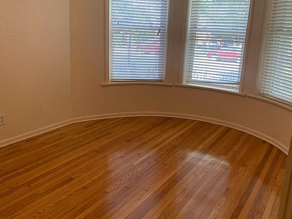 3rd image of 5725 S Michigan Ave Floor 1