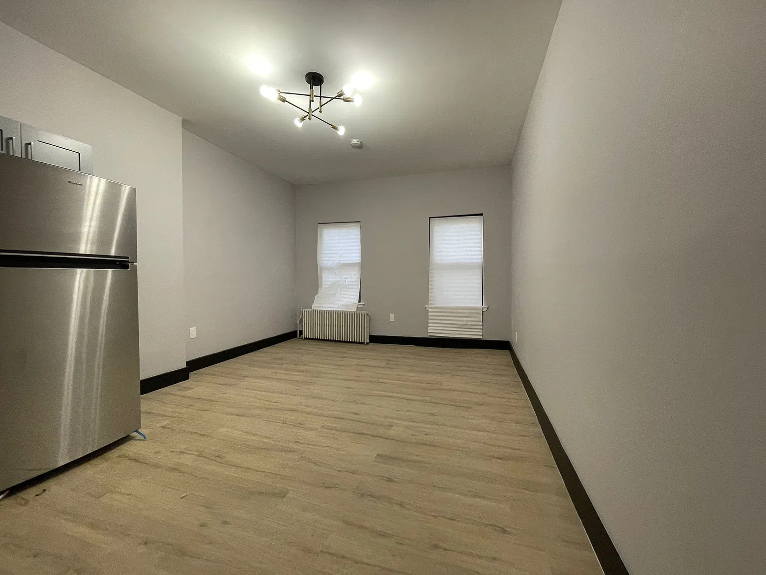 3 bed, 1000 sqft, $3,000 — Photo 2