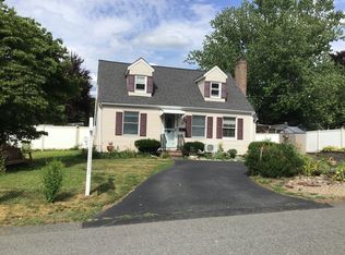 17 Arthur St, Rockland, MA 02370