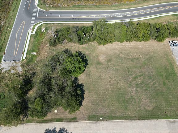 2nd image of 1410 Brookview Dr