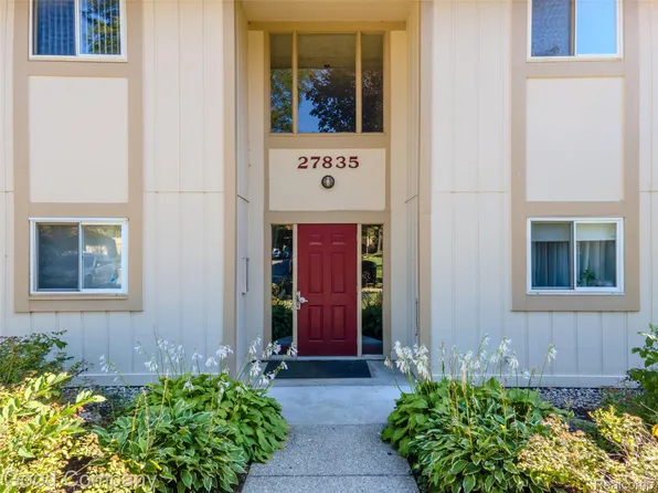 27835 Berrywood Ln Unit 56, Farmington Hills, MI 48334
