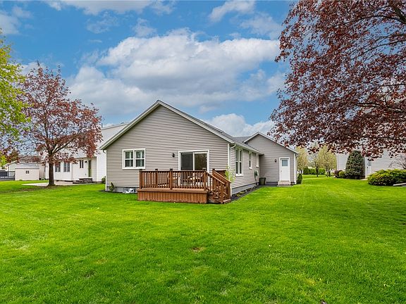 3rd image of 92 Olivia Cir