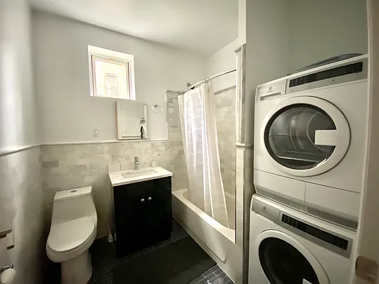 Rented by Waverly Realty Associates | media 39