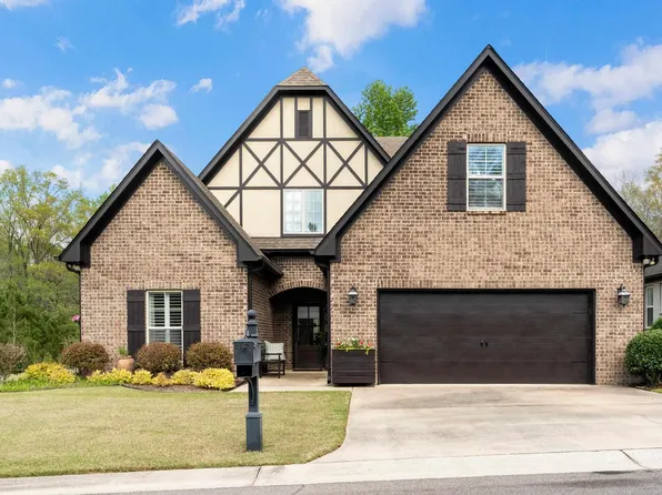 300 Dunrobin Cir, Pelham, AL 35124