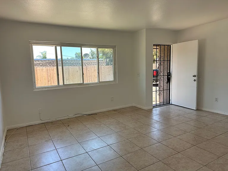 1218 Helix St #1218 — Photo 2