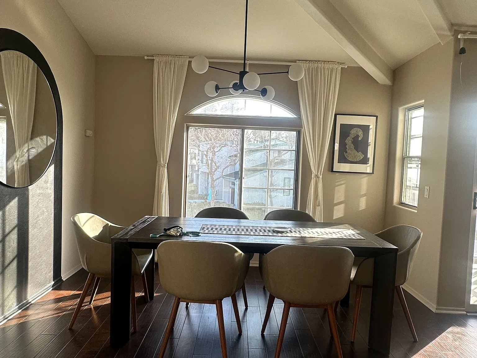 2 bed, 1387 sqft, $4,100 — Photo 3