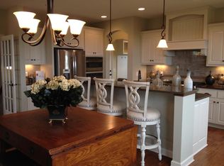4631 Ashton Curve Dr, Woodbury, MN 55129