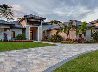 135 North St, Naples, FL 34108