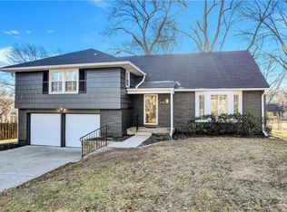 3705 W 52nd Ter, Roeland Park, KS 66205