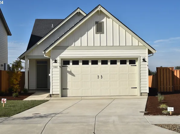 948 Laurel Pl, Silverton, OR 97381