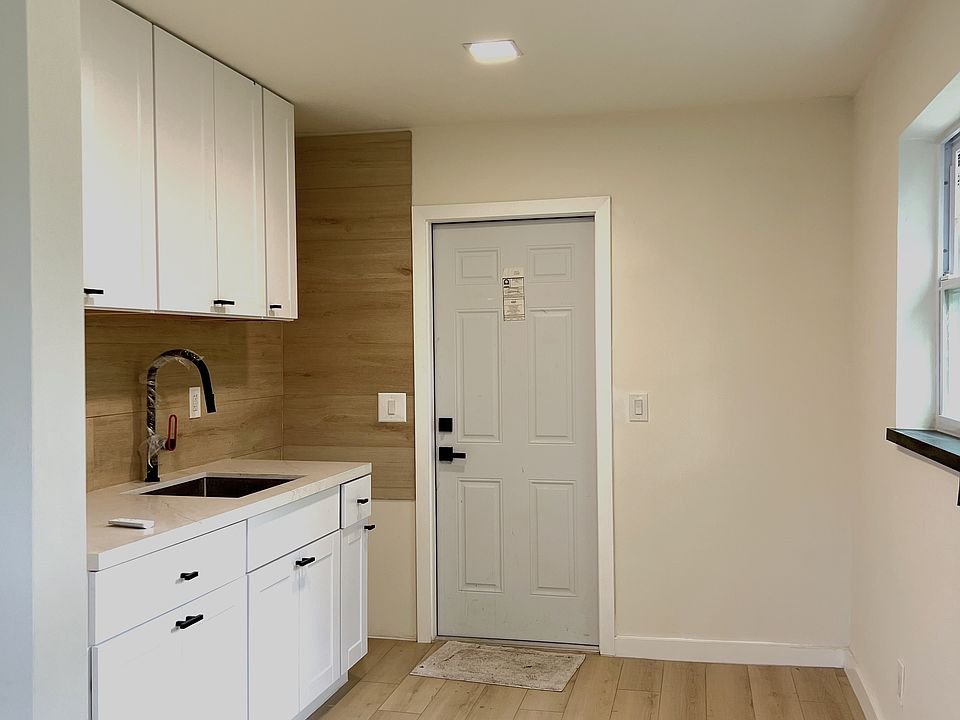 Kitchen (new appliances are coming next week)