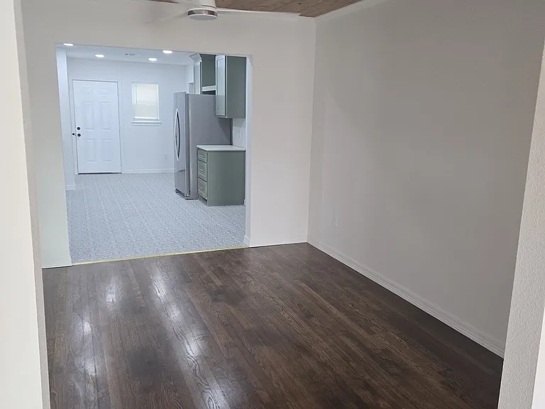 415 N 23rd St — Photo 13