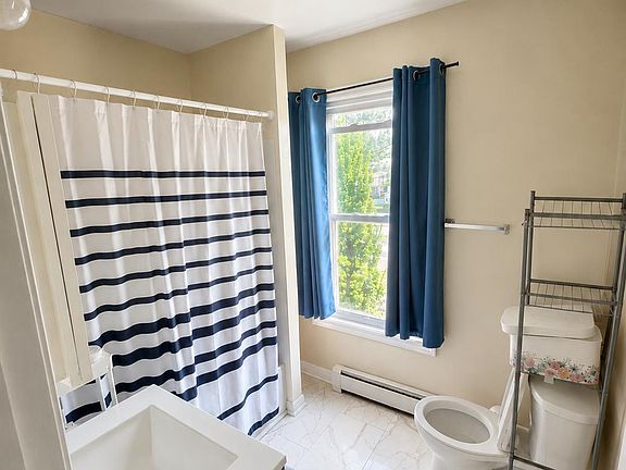 4th image of 520 Johnstone St
