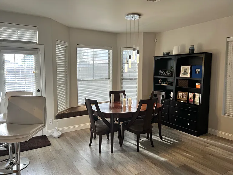 942 S Ash Ave #106 — Photo 6