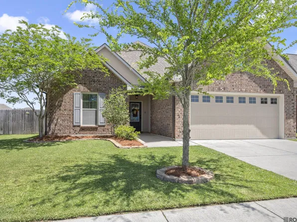 18334 Crows Nest Dr, Prairieville, LA 70769