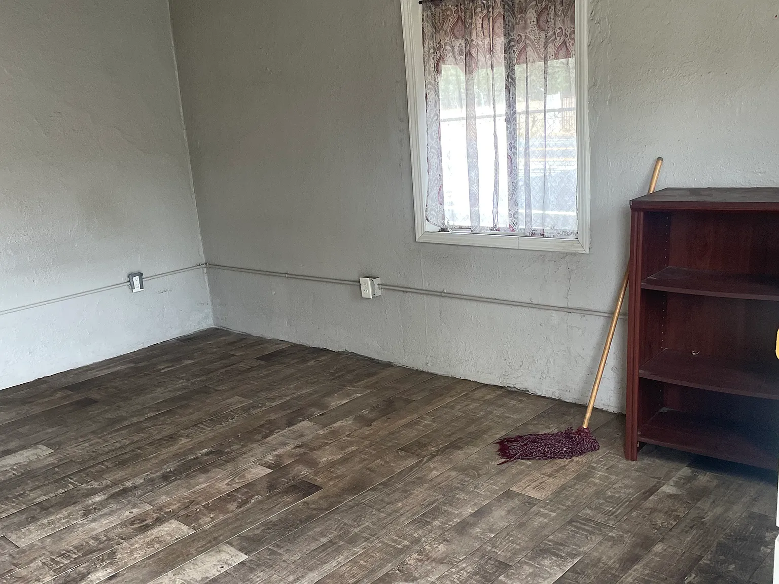 Studio, 350 sqft, $1,300 — Photo 2