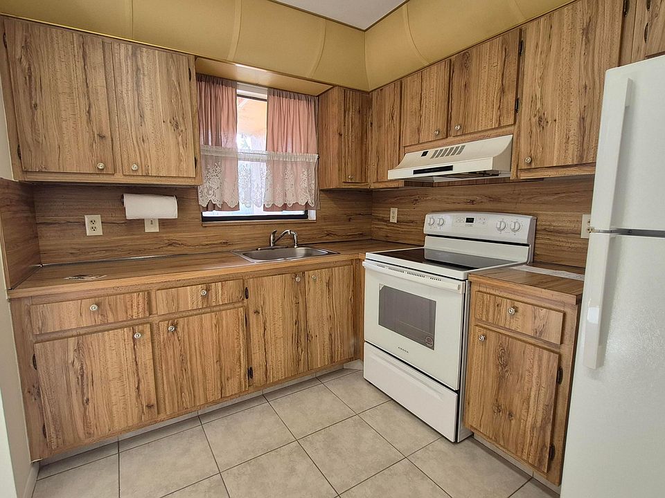 1st image of 4640 Lucerne Lakes Boulevard #304