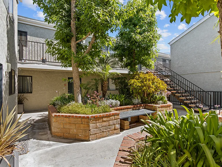 Myrtle Street Apartments — Photo 19