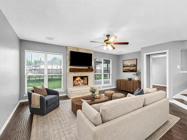2214 Shady Pine Dr — Photo 2