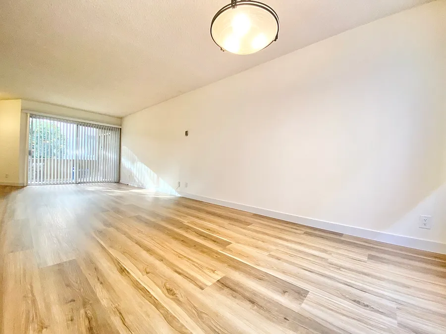 11924 Montana Ave. — Photo 3