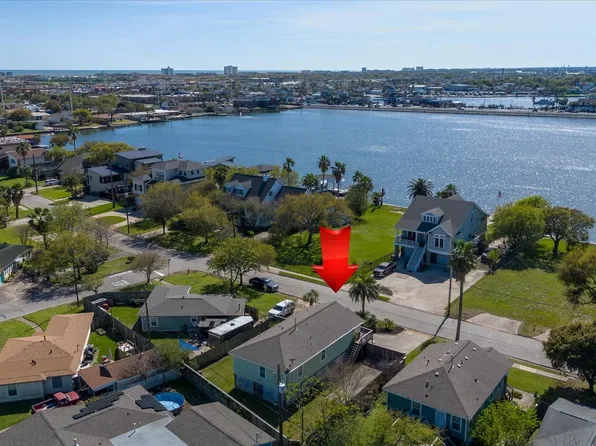 1618 Bayou Shore Dr, Galveston, TX 77551