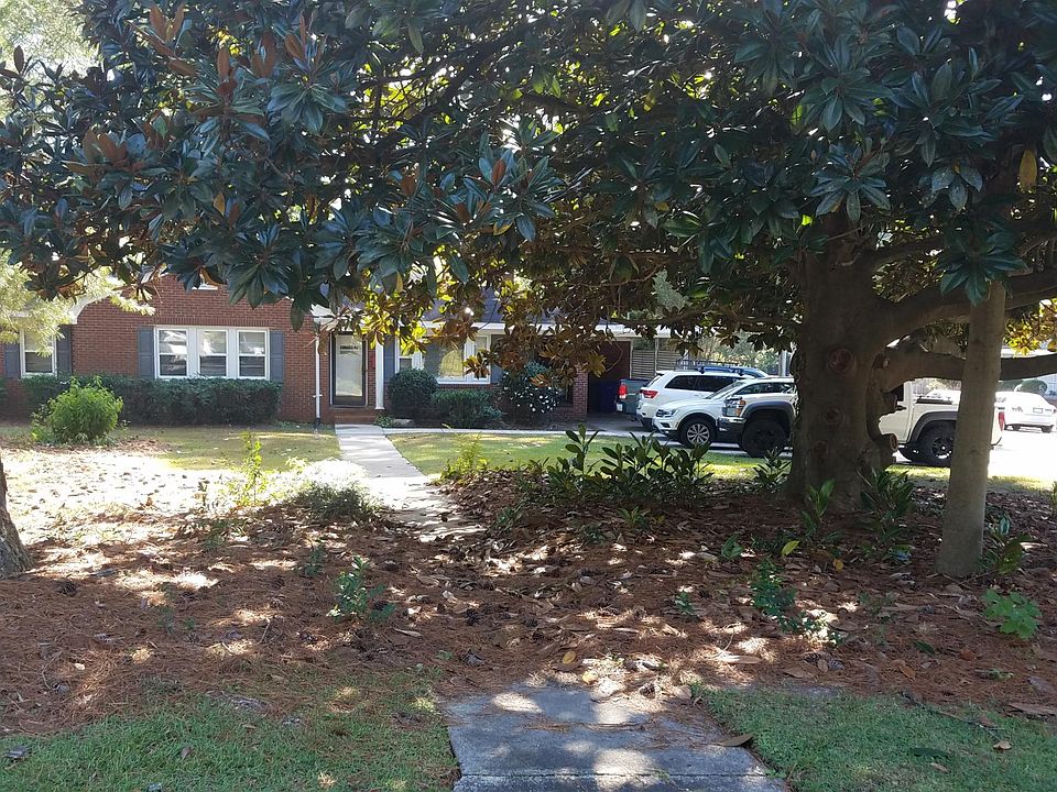 1st image of 1900 E 6th St