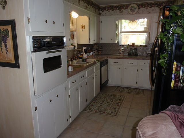2nd image of 2417 Glenwood Dr