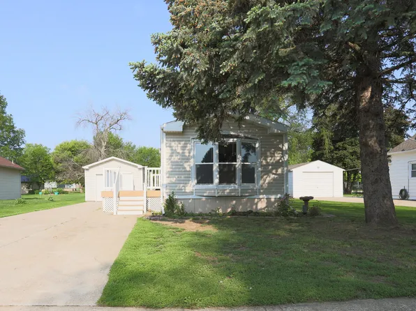907 Park St, Woodbine, IA 51579