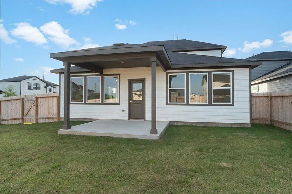 Building Photo - 18002 Horse Haven Ln