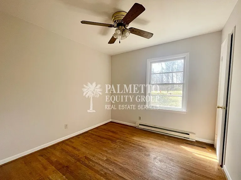2219 E Gate City Blvd — Photo 7
