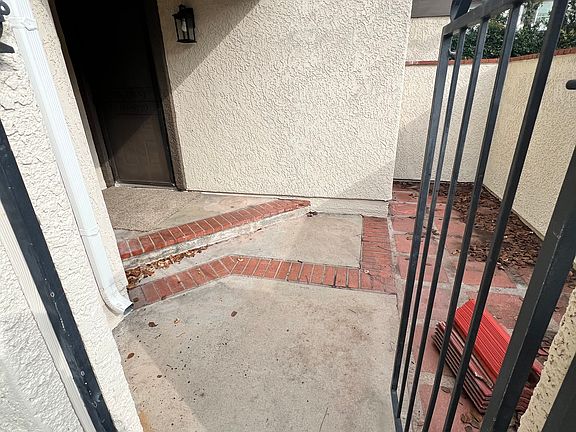 4th image of 4632 Canyon Park Ln