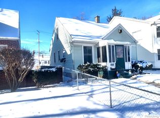 18615 Bloom St, Detroit, MI 48234