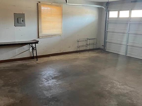 5th image of 2806 N Glass Ave